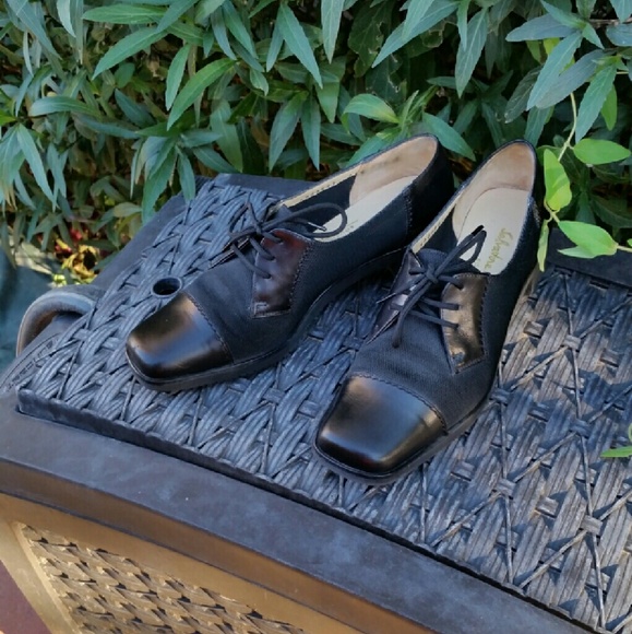 EUC! Black Ferragamo heeled oxfords - Picture 3 of 4